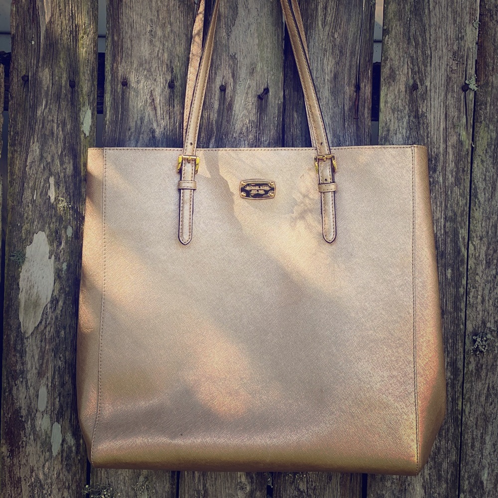 Michael Kors tote - Picture 1 of 3